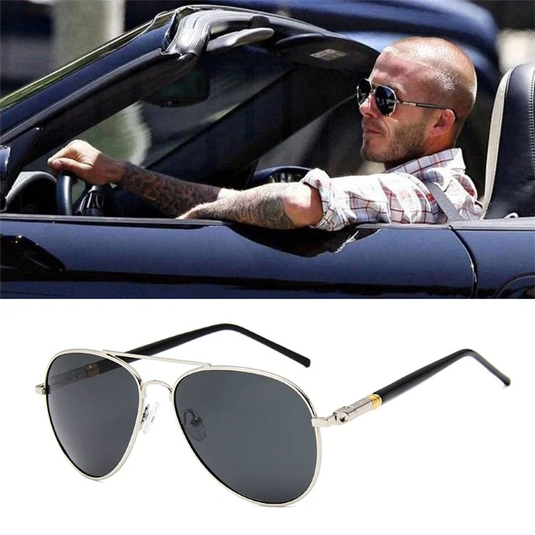 Gafas de sol retro para hombres P209 con marco de PC y lentes AC polarizados - Gris oscuro / Gris