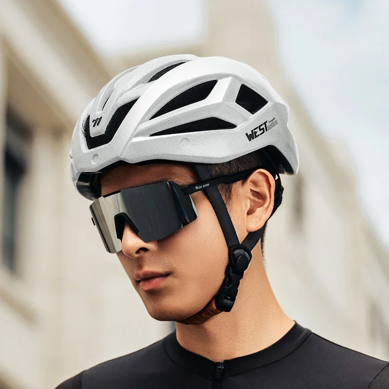 WEST BIKING YP0708129 Fahrradhelm für Männer und Frauen, PC EPS, leicht, atmungsaktiv, reflektierend, Fahrrad-Sicherheitshelm - Silber
