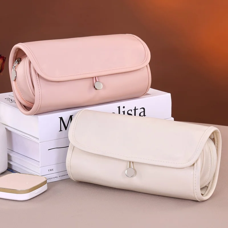 8094 Bolsa de Almacenamiento de Cuero PU para Brochas de Maquillaje, Bolsa de Cosméticos Plegable Impermeable con Gran Capacidad y Bolsillos de Malla - Blanco