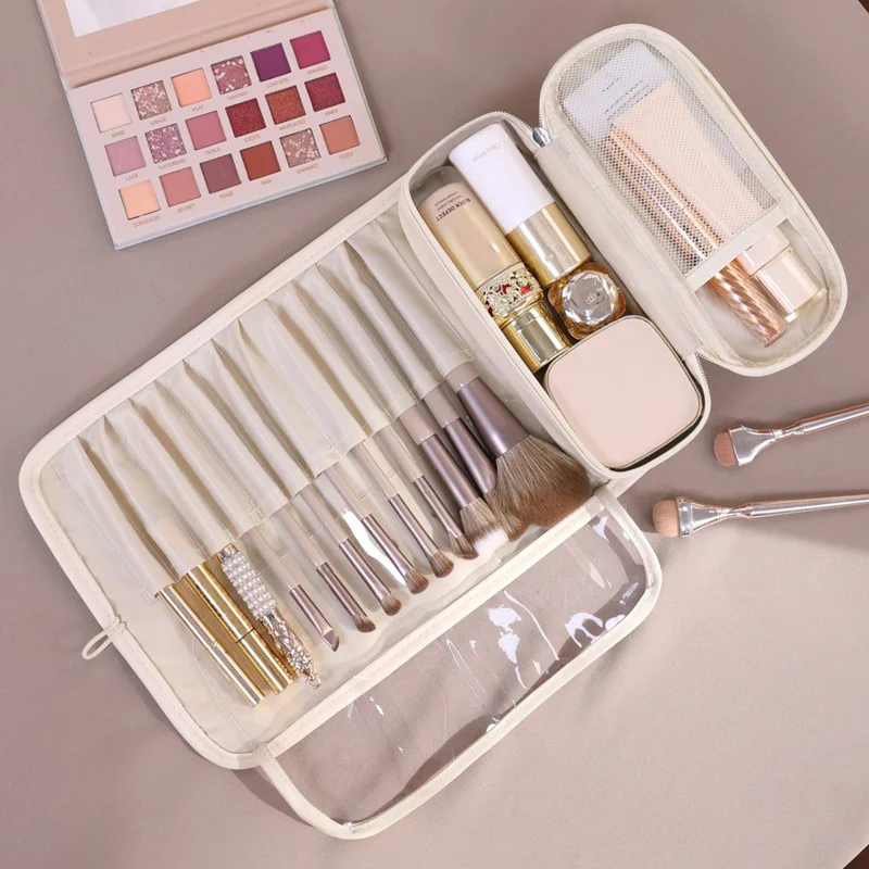 8094 Bolsa de Almacenamiento de Cuero PU para Brochas de Maquillaje, Bolsa de Cosméticos Plegable Impermeable con Gran Capacidad y Bolsillos de Malla - Blanco