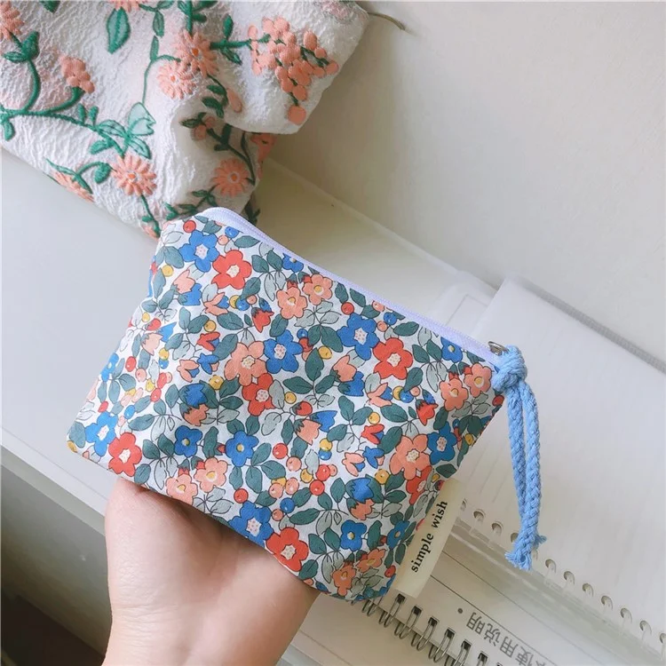 210 Mini Wallet Portable Coin Purse Zipper Small Pouch Change Card Key Storage Bag - Red and Blue Flower