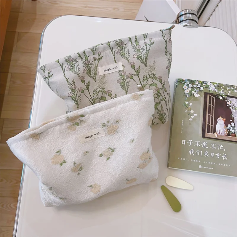 Travel Toiletry Organizer Stylish Flower Pattern Canvas Cosmetic Bag Makeup Bag - Beige Flower