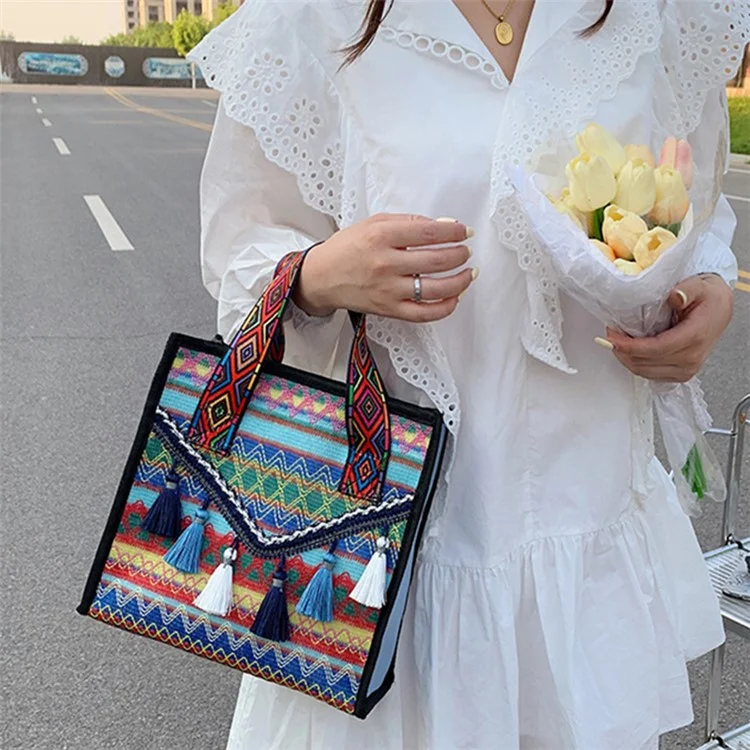 Große gestrickte Stoffhandtasche für Frauen, Teenager und Mädchen, ethnischer Stil mit Quastenverzierung - Blau