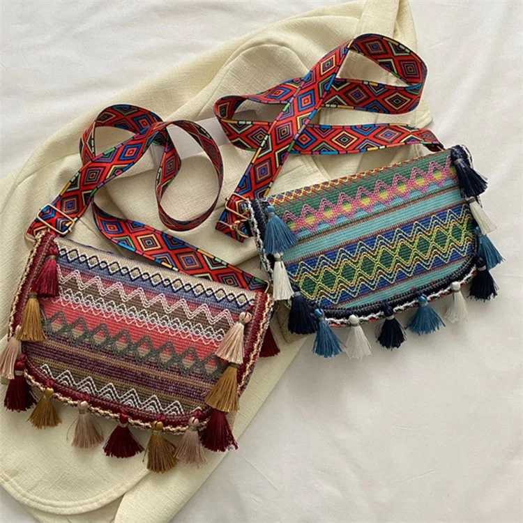 Borsa a Tracolla in Tela Stile Etnico per Donna, con Decorazione a Nappa - Rosso