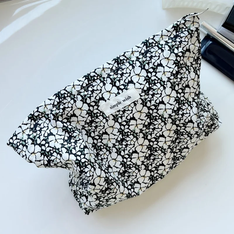 Makeup Bag Pattern Printing Zipper Canvas Bag Pouch for Travel Toiletry Cosmetic - Black / White Flower