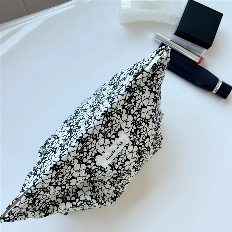 Makeup Bag Pattern Printing Zipper Canvas Bag Pouch for Travel Toiletry Cosmetic - Black / White Flower