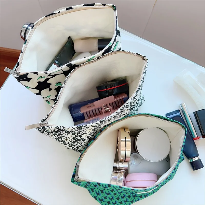 Makeup Bag Pattern Printing Zipper Canvas Bag Pouch for Travel Toiletry Cosmetic - Black / White Flower