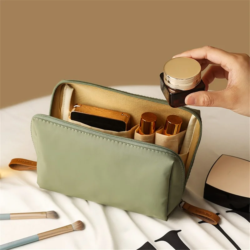 Bolsa de Armazenamento Portátil de Nylon Impermeável, Recipiente de Maquiagem Clutch, Tamanho P