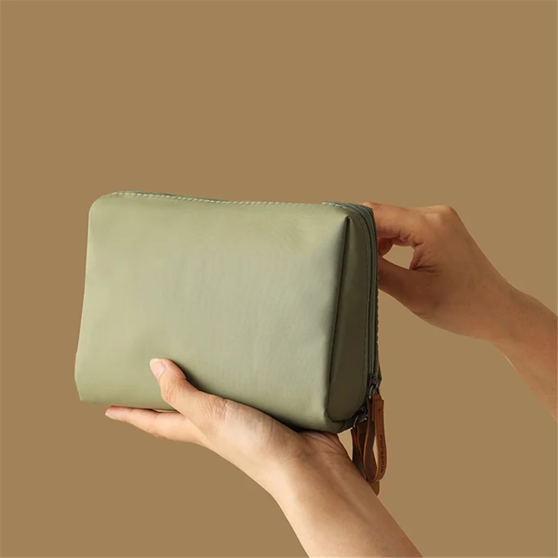 Bolsa de Armazenamento Portátil de Nylon Impermeável, Recipiente de Maquiagem Clutch, Tamanho P