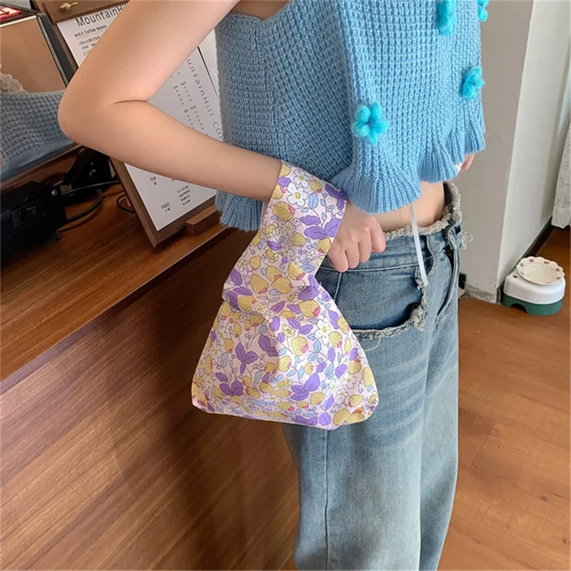 Bolsa de Moedas de Algodão e Linho Pequena com Padrão Fofo de Morango / Coelho para Senhoras e Meninas - Folha Roxa + Morango Amarelo