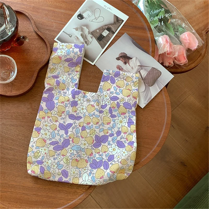 Bolsa de Moedas de Algodão e Linho Pequena com Padrão Fofo de Morango / Coelho para Senhoras e Meninas - Folha Roxa + Morango Amarelo