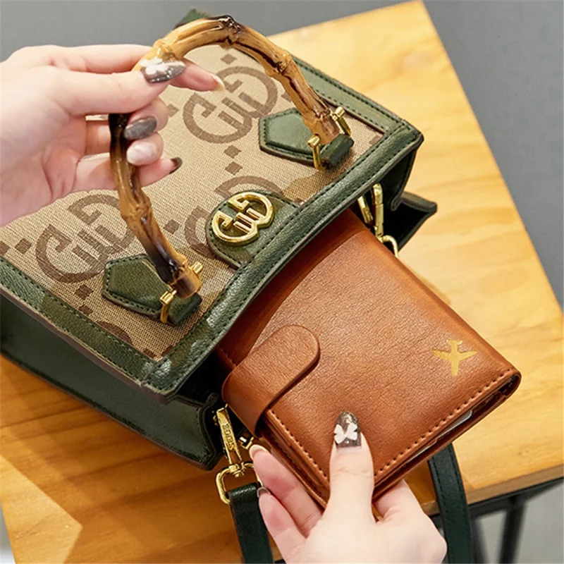 HZ713 Travel Passport Bag RFID Blocking PU Leather Credit Cards Holder Bag - Grey