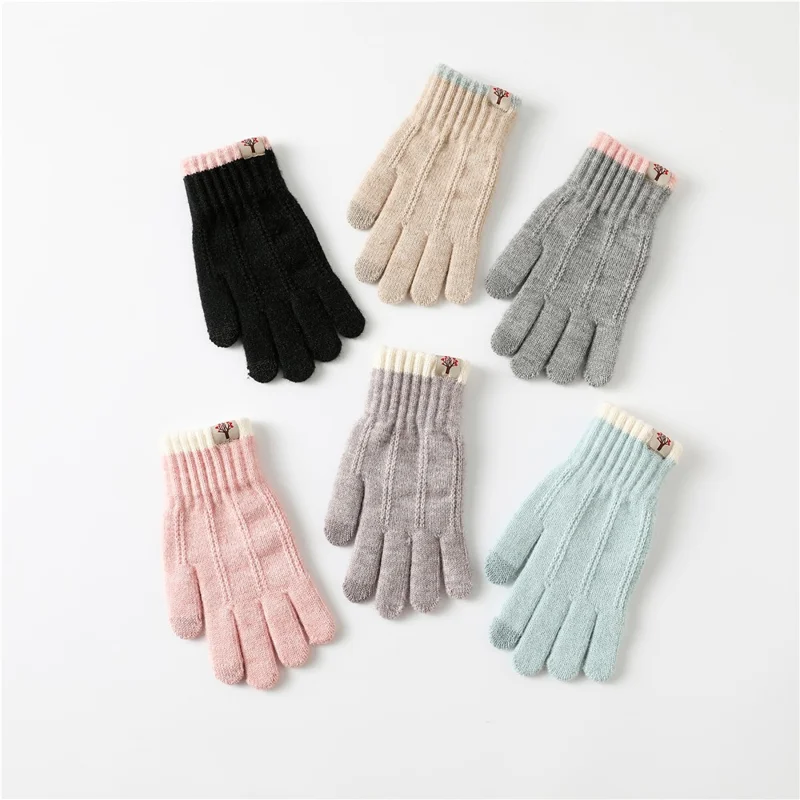 1 Pair Women Winter Cycling Knitted Thicken Warm Gloves Touch Screen Full Finger Gloves with Tree Decor - Khaki