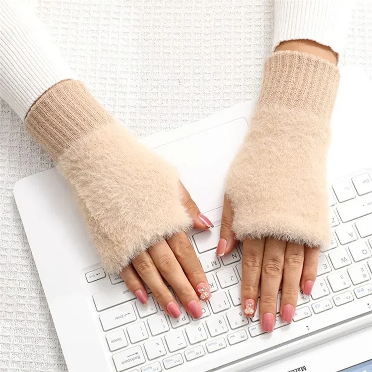 1 Pair Women's Half Finger Gloves Soft Fluff Winter Hand Warmer Touch Screen Function - Beige