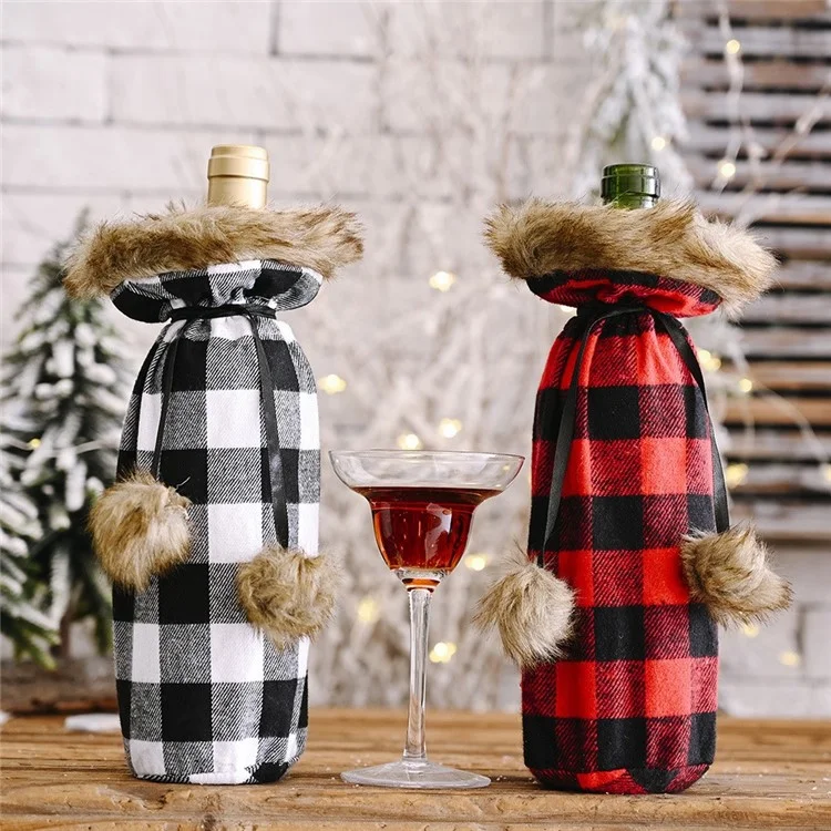 Christmas Plaid Pattern Wine Bottle Cover Knitted Sleeve with Pompom Decor and Faux Fur Trim - Black+White Plaid