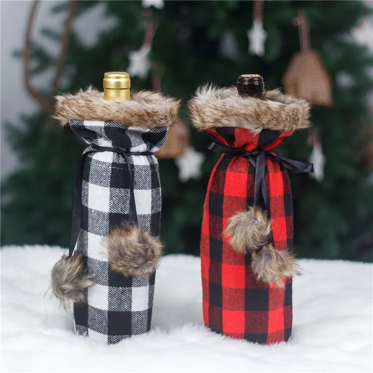 Christmas Plaid Pattern Wine Bottle Cover Knitted Sleeve with Pompom Decor and Faux Fur Trim - Black+White Plaid