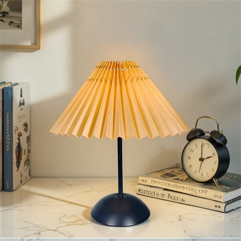 Pleated Table Lamp Single Color Warm Light Bedside Light USB Powered Night Light with Metal Base for Bedroom - Khaki