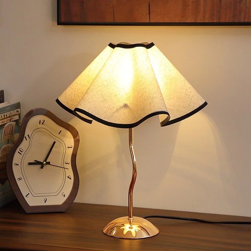 Nordic Petal Table Lamp 7W 3-Color Dimmable Bedside Lamp Fabric Lampshade Ambient Night Light for Bedroom - EU Plug