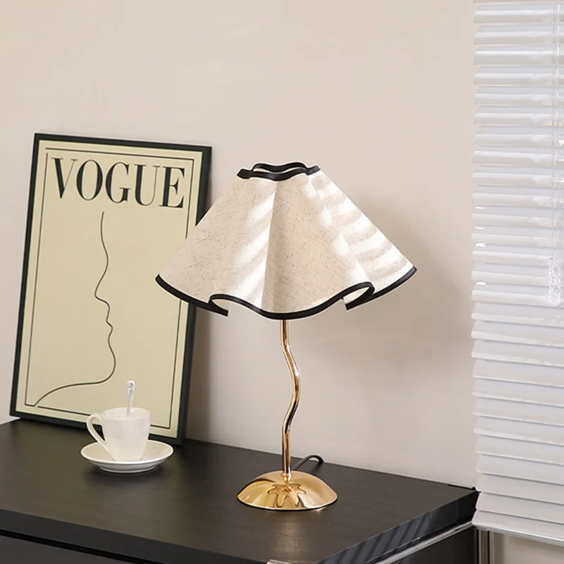 Nordic Petal Table Lamp 7W 3-Color Dimmable Bedside Lamp Fabric Lampshade Ambient Night Light for Bedroom - EU Plug