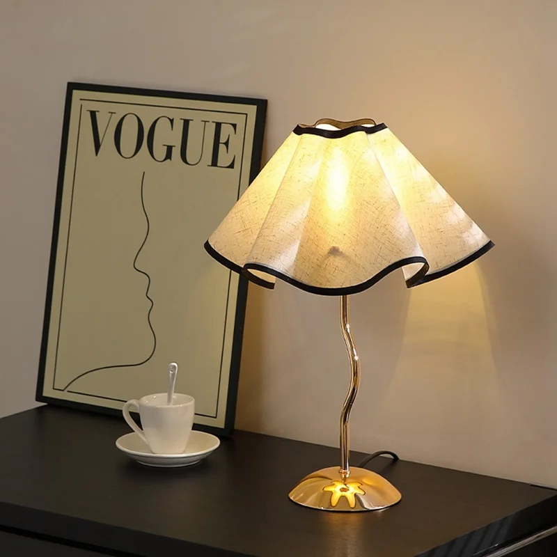 Nordic 7W Petal Umbrella Table Lamp 3-Level Dimmable Bedside Lamp Fabric Lampshade Ambient Night Light with Metal Base for Bedroom - EU Plug