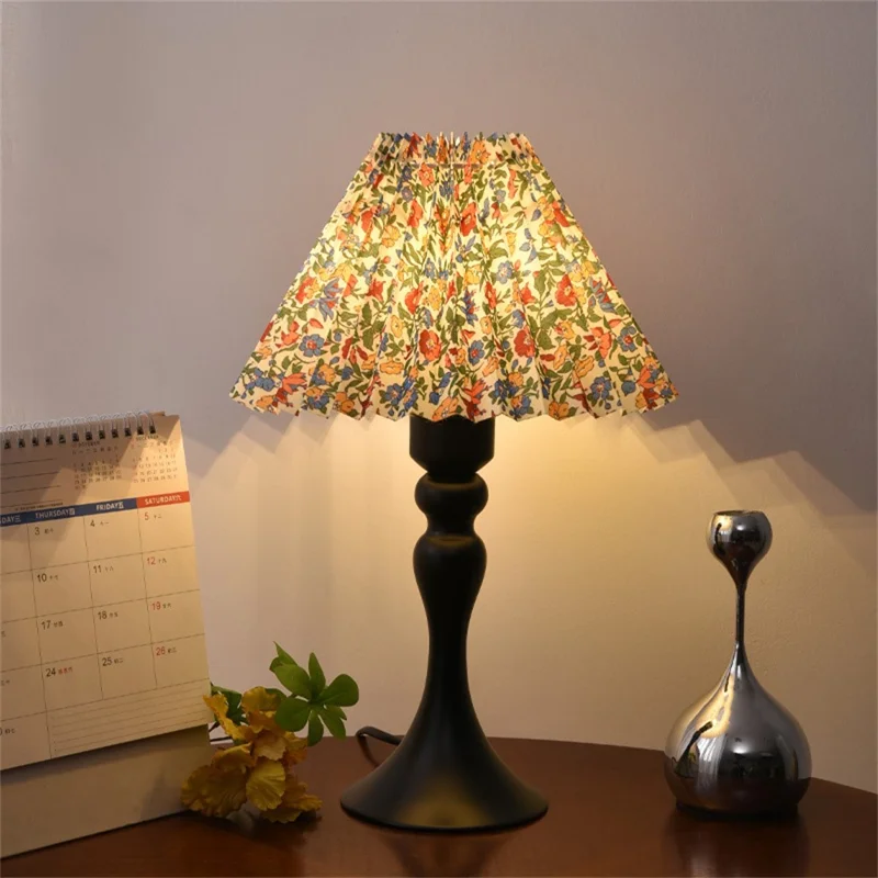 Nordic 7W Table Lamp 3 Color Dimmable Pleated Lamp Flicker-Free Eye-Care Night Light with Iron Base for Bedroom, EU Plug - Floral Print Lampshade