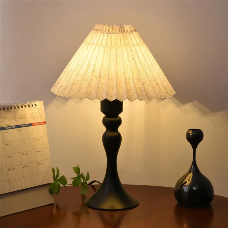 12W Pleated Bedside Lamp 3 Level Dimmable Nordic Table Lamp Flicker-Free Eye-Care Decor Light with Iron Base for Home - EU Plug -  Flax Lampshade