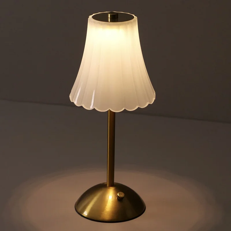 Lampe de chevet rétro Style 11 avec abat-jour blanc et tige fine, lampe de bureau LED à commande tactile et trois couleurs