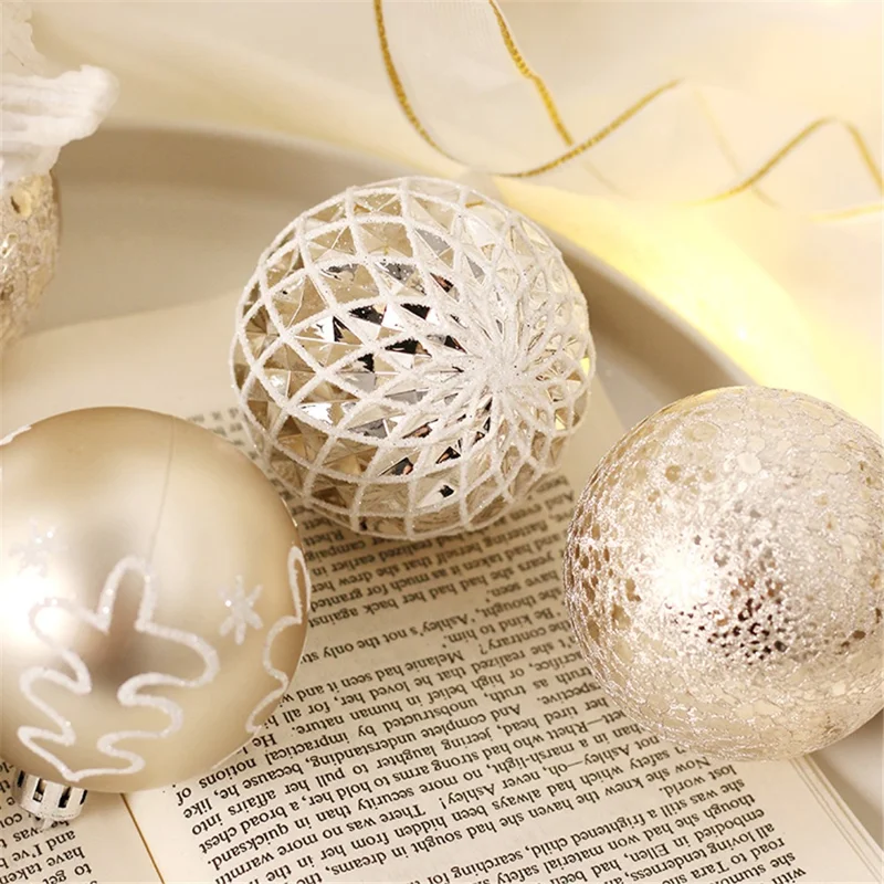 16Pcs / Set Winter Christmas Ball Ornaments Xmas Tree Plastic Hanging Decorations - Champagne Gold+White