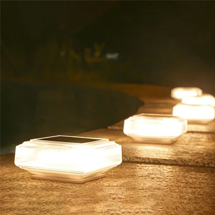 Lampe solaire de poteau de clôture à 4 LED, lampe de poteau de clôture à énergie solaire pour terrasse, patio, jardin