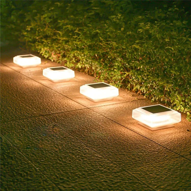 Lampe solaire de poteau de clôture à 4 LED, lampe de poteau de clôture à énergie solaire pour terrasse, patio, jardin