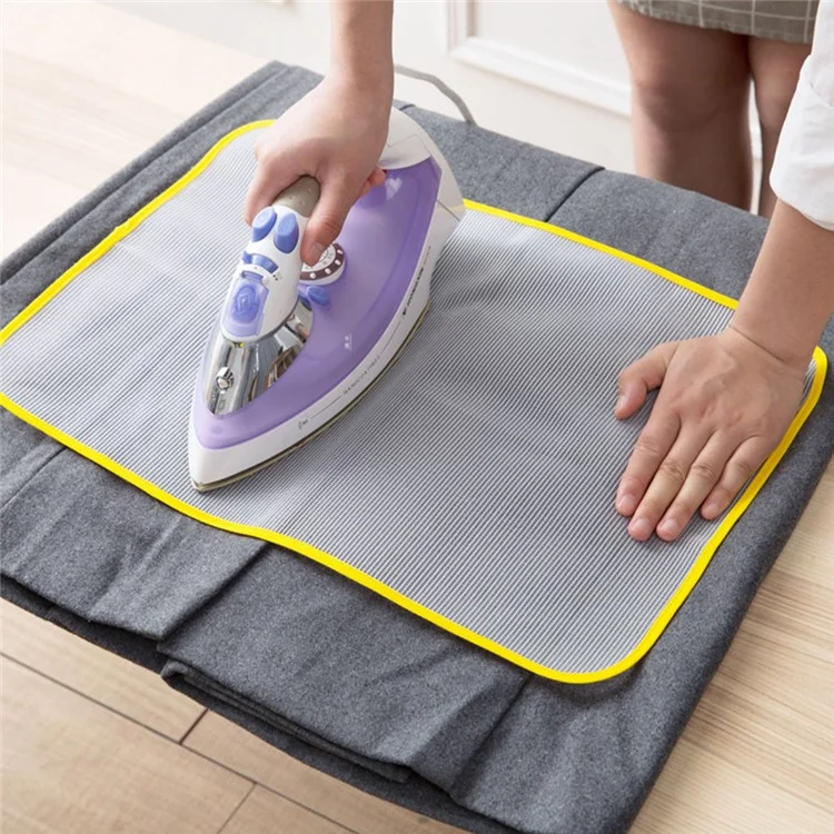 40 x 60cm Tappetino Resistente al Calore per Stiratura Protezione Tessuti Panno per Stiratura - Colore Casuale