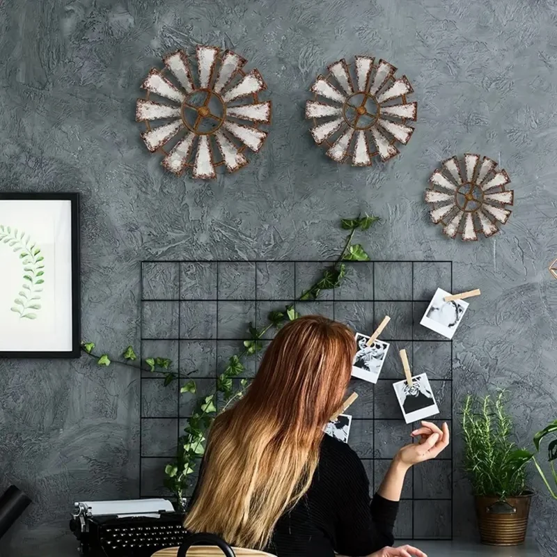 3-teilige rustikale Eisen-Windmühle Wanddekoration, Wohnaccessoires im Landhaus- und Industriestil, hängende Kunst – Grau