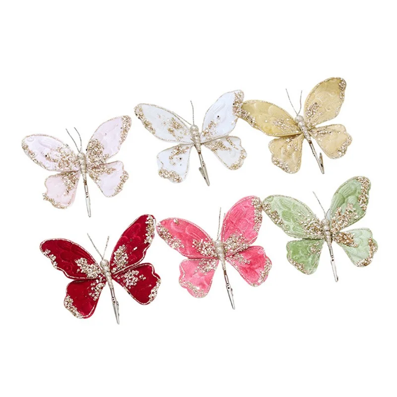 Kartka choinkowa z aksamitnym motylem na spinaczu czerwona