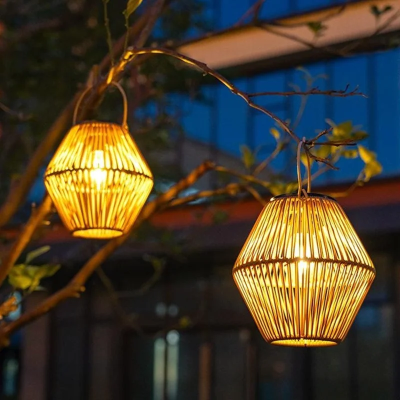 Solar Powered Wicker Lantern-Shaped Diamond Pattern Hanging Outdoor Garden Light Handcrafted Tungsten Bulb Camping Lamp