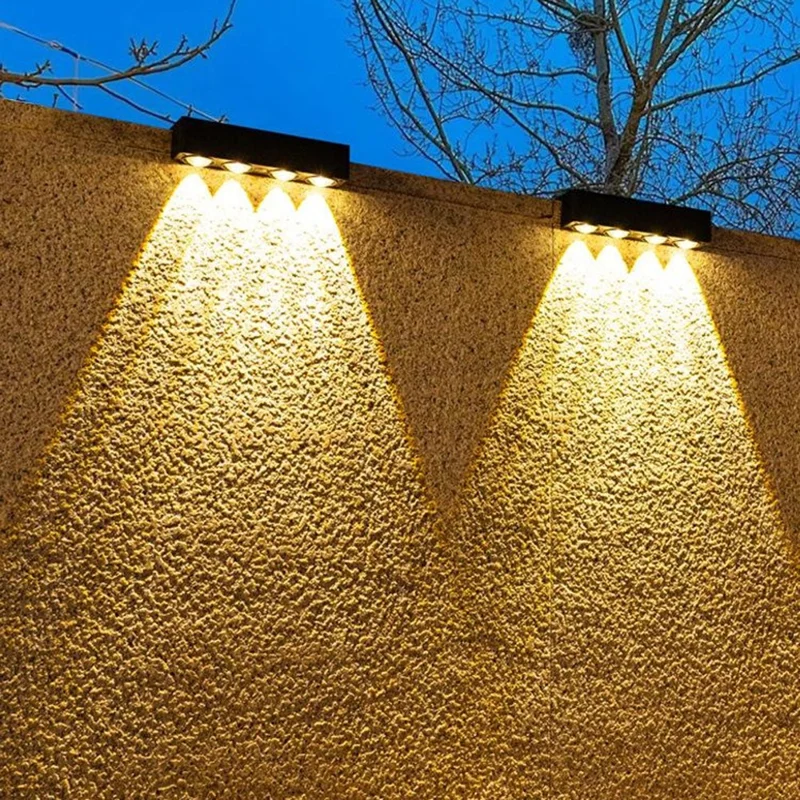 4-LED Solar Zaun-Wandleuchte 1200mAh Akku Zweifache Helligkeit Wasserdichte Wandleuchte für Garten und Hof - Warmes Licht