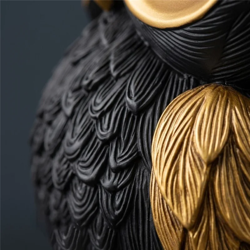 Elegant Owl Resin Ornament Feather Textured Desktop Decor for Home Office Study - Black Gold