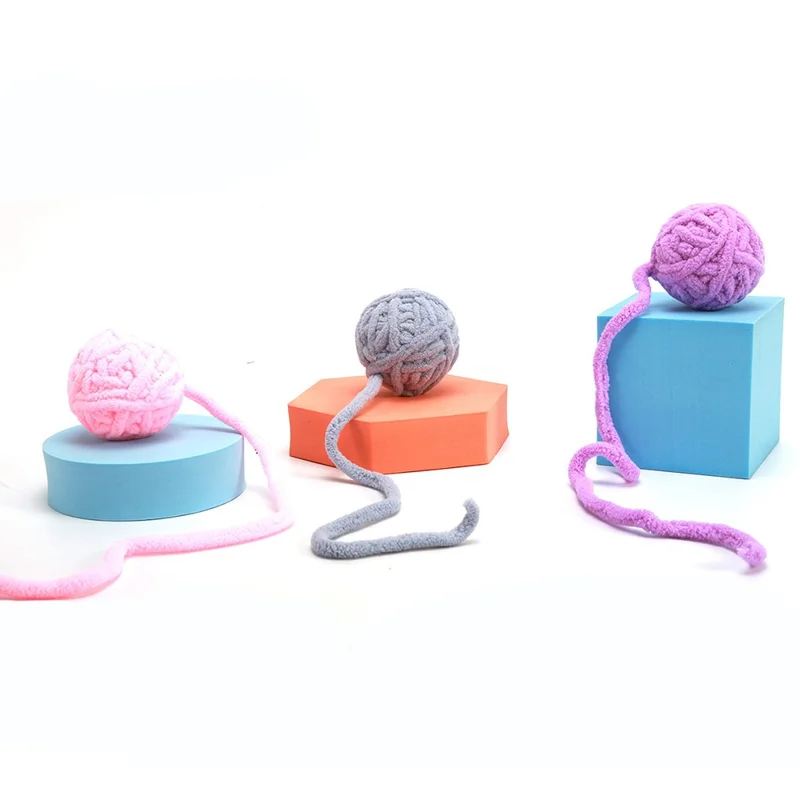 Cat Toy Ball Woolen Yarn Dog Active Rolling Ball Cat Chew Interactive Toy with Bell - Pink+White