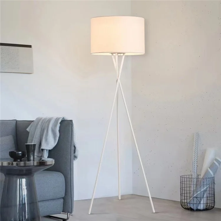 Lâmpada de piso tripé de 220V Luz de pé moderna com abajur de tecido para sala de estar / quarto Lâmpada de leitura (plugue da UE) - Branco