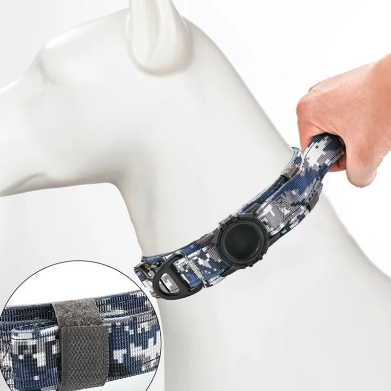 AirTag Halter Hundehalsband Taktisch Nylon Verstellbar Anti-Entweichen Explosionssicher Haustier-Halsband, Größe XL - Wüstentarnung