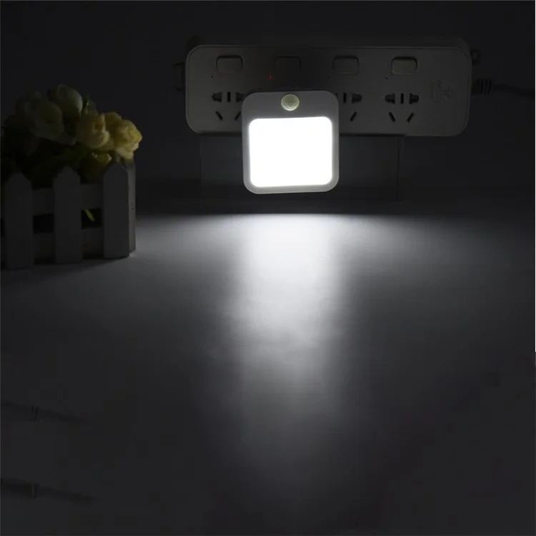 Motion Sensor Night Light Plug-In Warm White LED Stepless Dimmable Light for Bedroom Hallway Bathroom - EU Plug