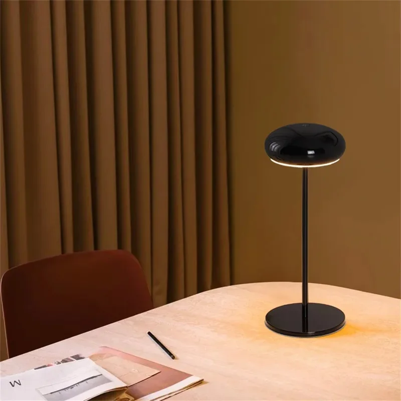 Lámpara de mesa decorativa recargable para bar, restaurante y cafetería, lámpara de ambiente LED de 3 W regulable - Gris