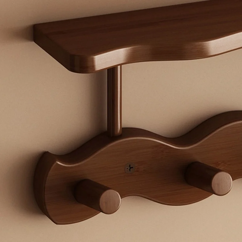 Perchero de pared de bambú con estante para toallas, 8 ganchos, organizador de colgar sin necesidad de taladrar para recibidor, dormitorio y pasillo - Color madera