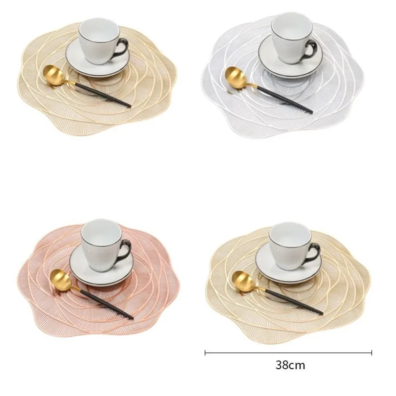 Sous-verre élégant de 38 cm avec motif rose ajouré en PVC doré rose, isolation thermique, pour salle à manger et restaurant