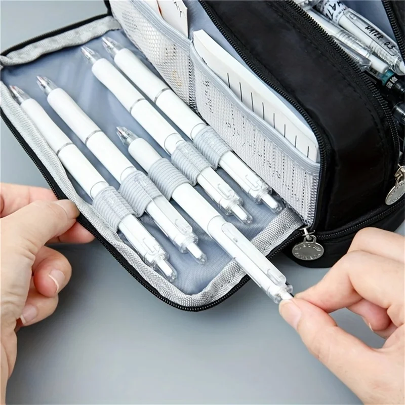 Grande Trousse à Crayons en Polyester Capacité Importante Organisateur de Papeterie à Double Couche 3 Compartiments Sac de Maquillage avec Fermeture Éclair en Métal - Noir