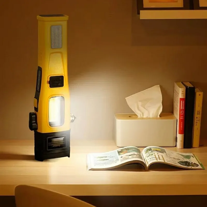 W5215 Instelbare multifunctionele werklamp auto nooddief met sterke magneet / ruitbreker / veiligheidshamer - Geel