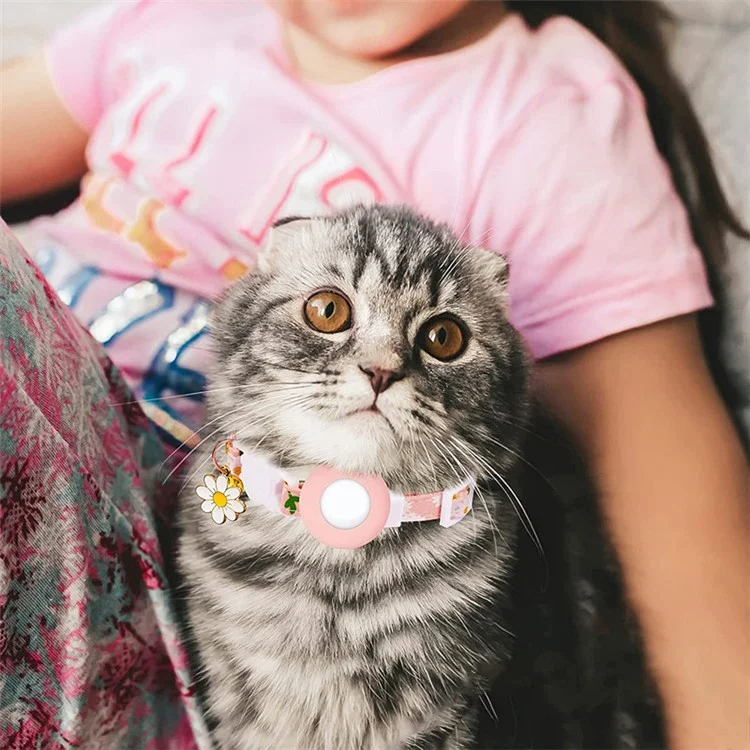 Daisy Pattern Adjustable Pet Collar with Silicone Case + Protective Film for AirTag Tracker - Pink