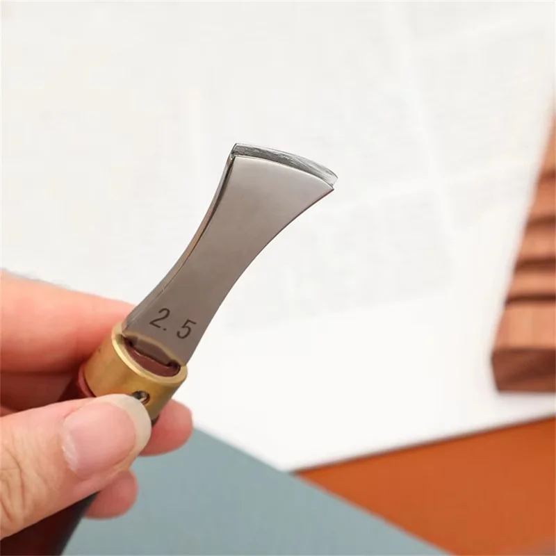Coupe-bordures en cuir Outil de travail du cuir DIY avec 4 lames remplaçables