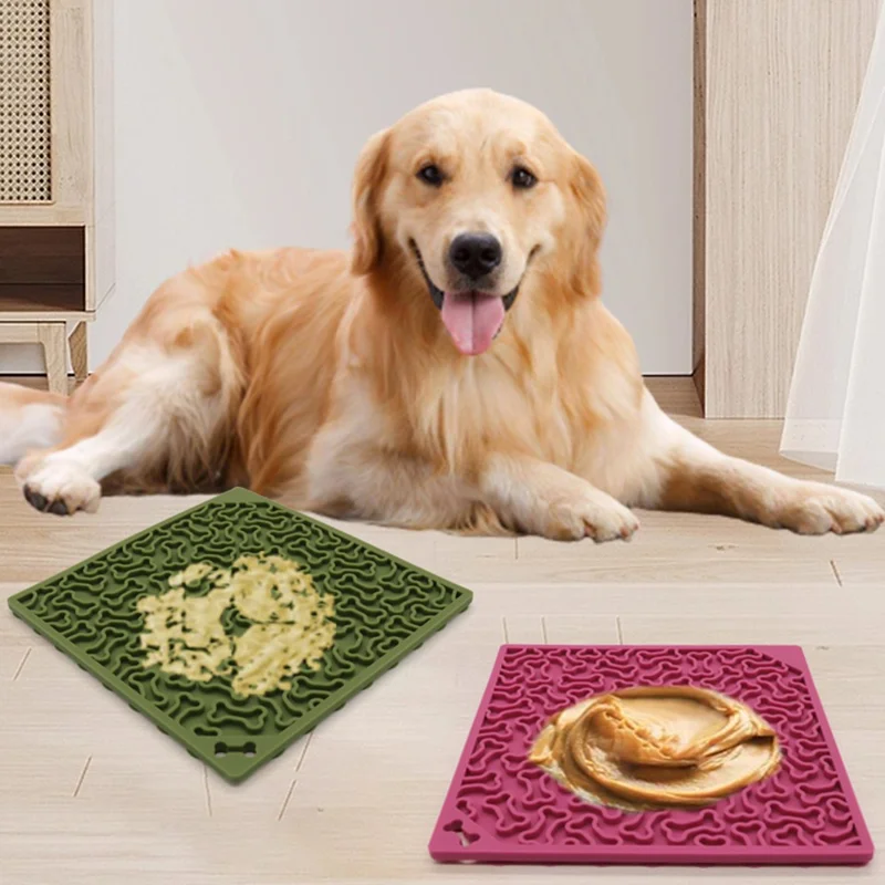 Tapis de léchage anti-étranglement pour chiens et chats avec ventouse, forme d'os, distributeur d'alimentation lent - Rose foncé