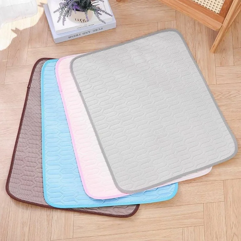 Alfombrilla Refrescante de Seda Hielo para Mascotas de Talla M para Perros y Gatos, 62 x 50 cm - Azul