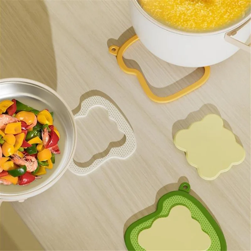 3-in-1 Detachable Heat Insulation Mat Non-Slip Silicone Placemat with Hanging Hole - Yellow